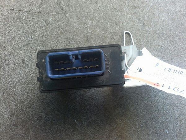 Relais automatische verlichting TOYOTA HILUX VI Pickup (_N1_)