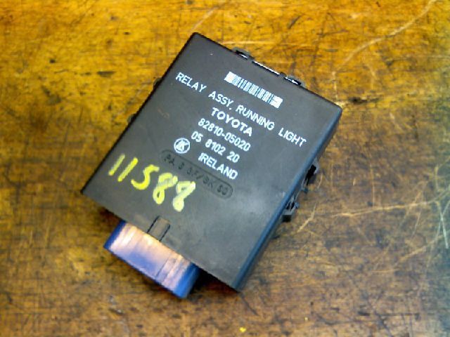 Relais automatische verlichting TOYOTA AVENSIS (_T22_)