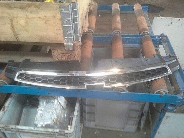 Grill / gitter CHEVROLET CRUZE (J300)