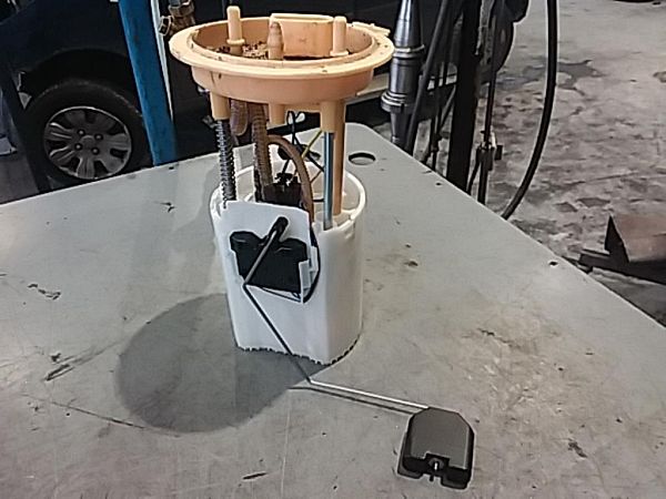 Fuel distributor