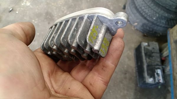 Xenon / LED relay SKODA OCTAVIA III Combi (5E5, 5E6)