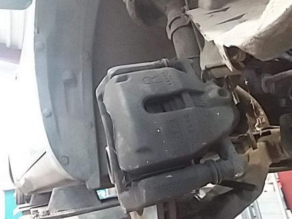 Brake caliper - ventilated front right SUZUKI SPLASH (EX)