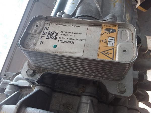 Elektromotor für den Antrieb TESLA MODEL S (5YJS)