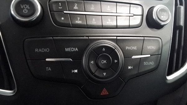 Radio - front plate FORD FOCUS III