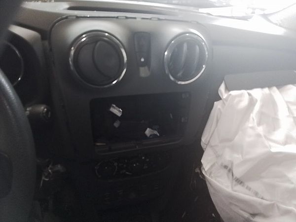 Doppel DIN Radioblende DACIA Duster, Logan, Sandero Produktbild-Vorschau 5