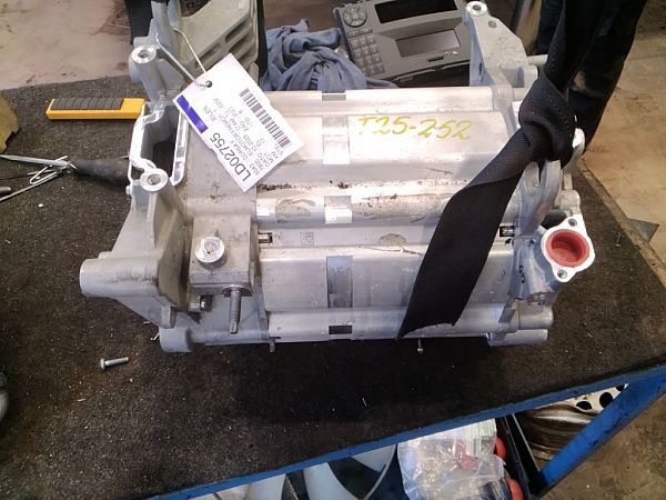 Elektromotor für den Antrieb OPEL CORSA F