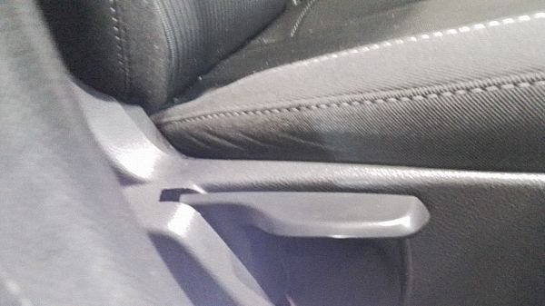 Front seats - 4 doors FORD FOCUS III