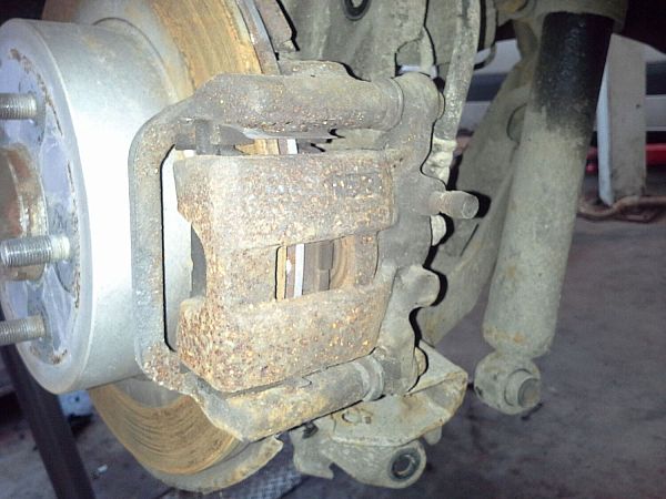 Bremssattel, innenbelüftet, hinten li. NISSAN X-TRAIL II (T31)