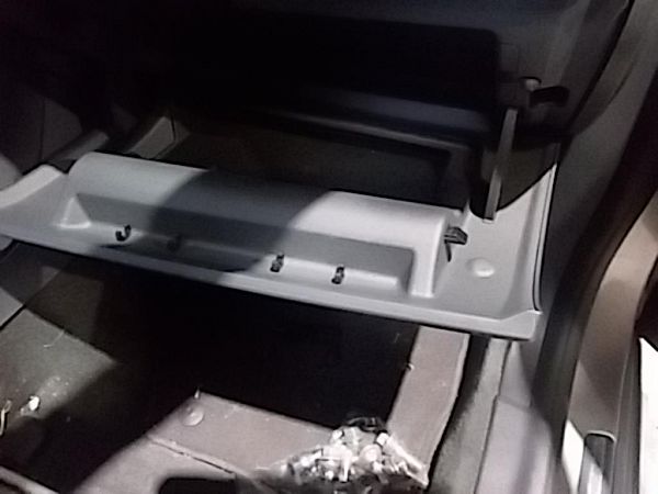 Handskerumsklap VOLVO V60 I (155, 157)