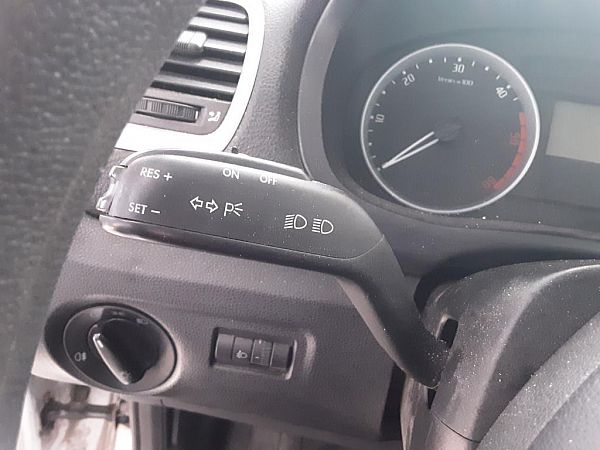 Commutateur de combinaison compl. SKODA FABIA II Combi (545)