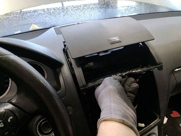 Handskerum MERCEDES-BENZ C-CLASS (W204)