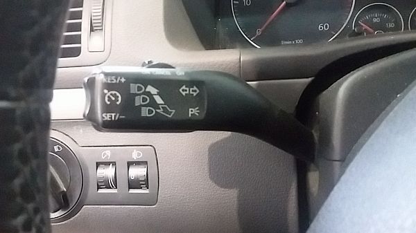 Bryter ratt blinklys / lys VW TOURAN (1T1, 1T2)