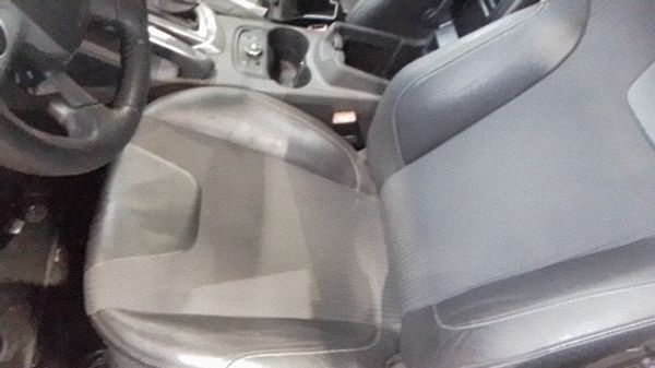Front seats - 4 doors FORD FOCUS III Turnier