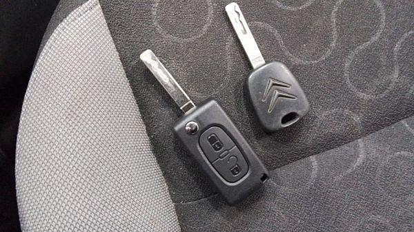 Hub lock