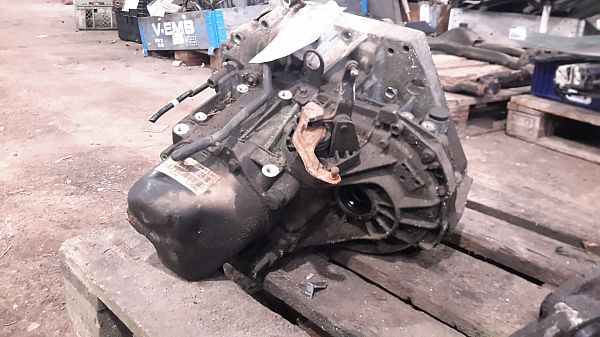 Schaltgetriebe NISSAN ALMERA II Hatchback (N16)