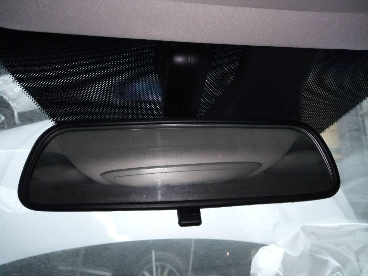 Rear view mirror - internal SSANGYONG XLV SUV