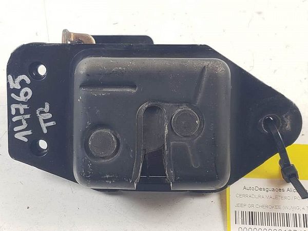 Tailgate lock