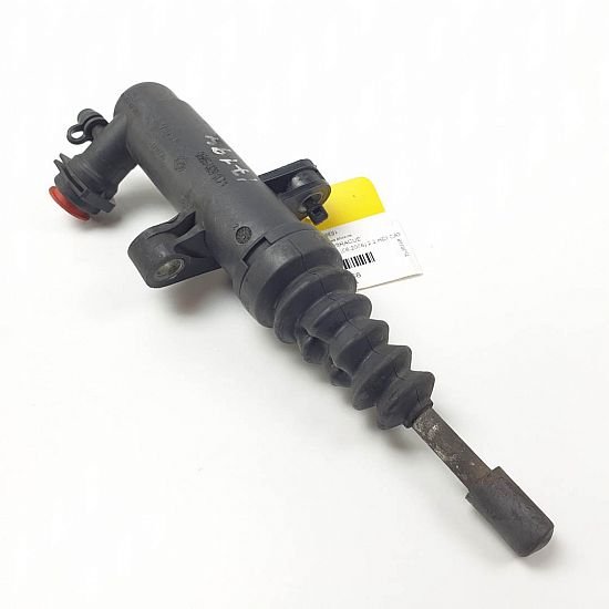 Clutch slave cylinder