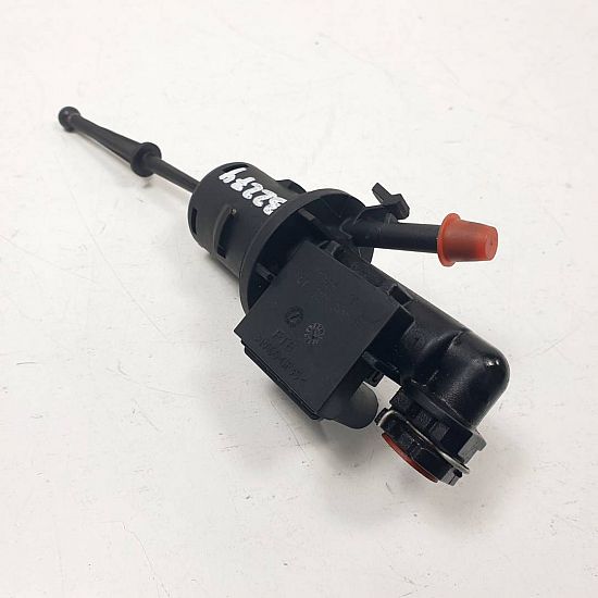 Clutch master cylinder