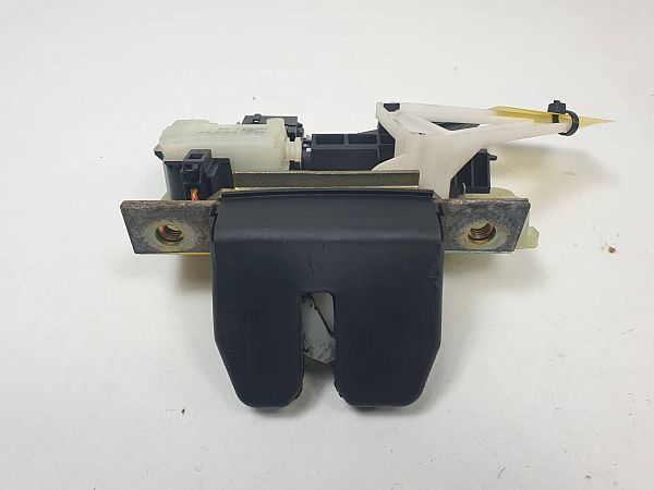 Tailgate boot lock motor