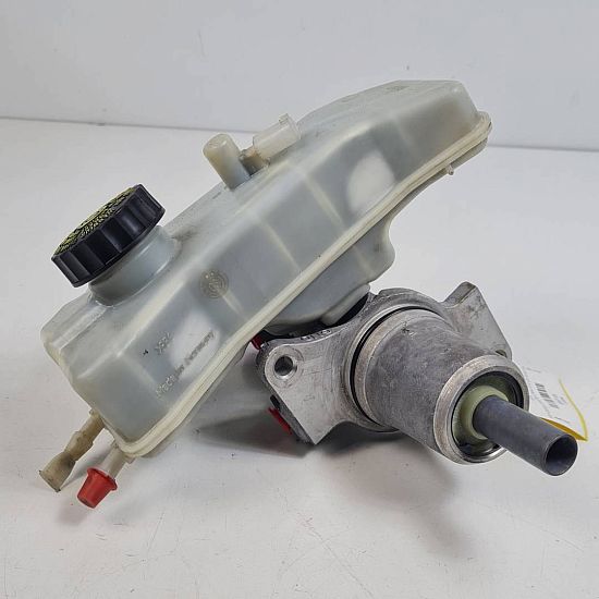 Master brake cylinder