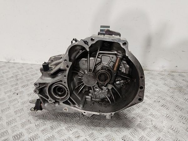 Schaltgetriebe NISSAN ALMERA TINO (V10)