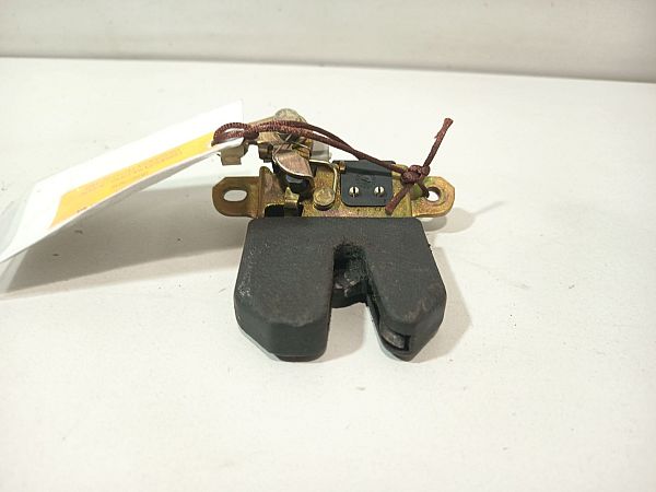 Tailgate lock
