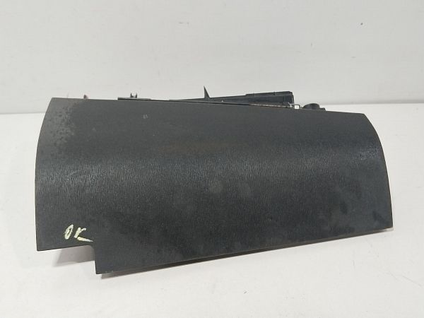 Glove box lid