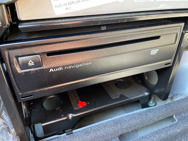 Navigation unit CD/DVD player