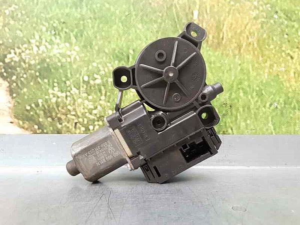 Window regulator motor VW POLO V (6R1, 6C1)