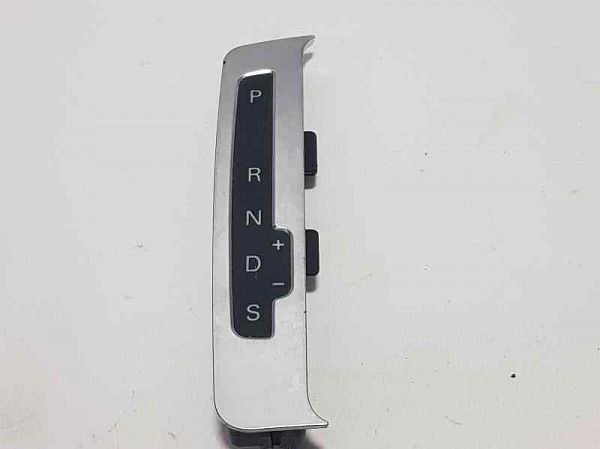 Gear shift selector indicator