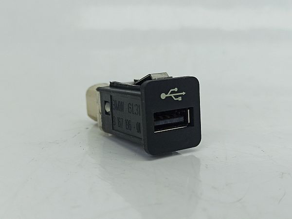 USB socket connector