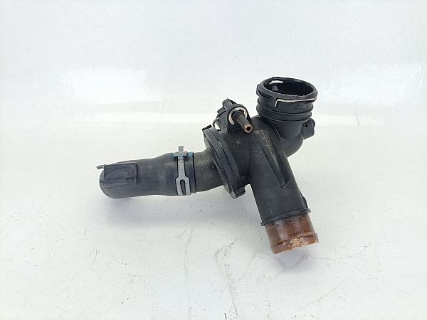 Thermostat housing