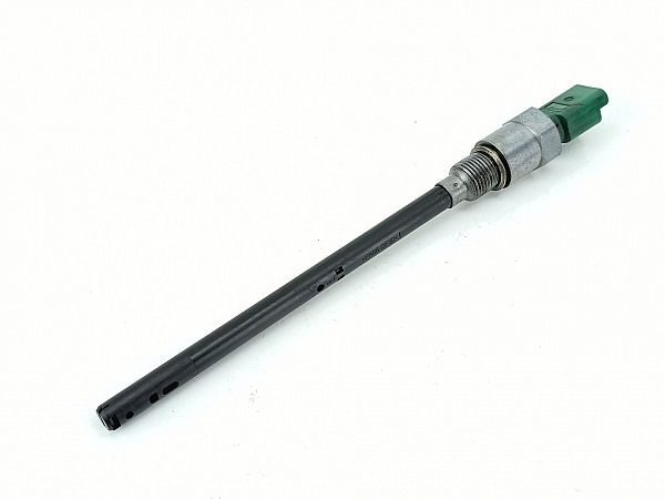 Oil level sensor