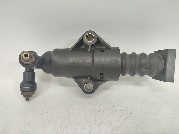 Clutch slave cylinder