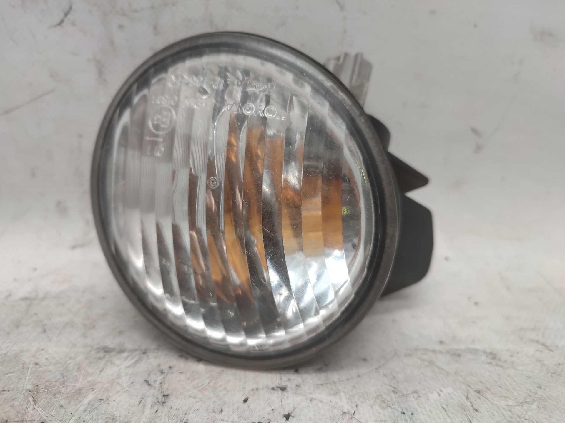 TYC® - Toyota Corolla CE / LE / S / Sport 2001 Replacement Fog Light