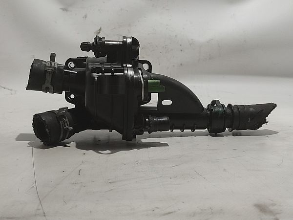 Thermostat housing