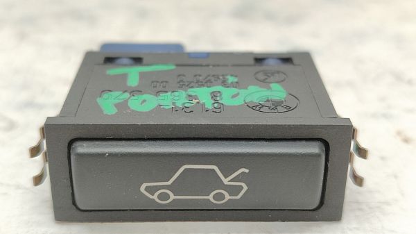 Tailgate opening switch