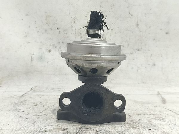EGR Ventil VW PASSAT (3B2)