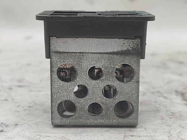 Heater blower motor resistor