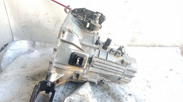 Versnellingsbak handgeschakeld HYUNDAI ACCENT II (LC)