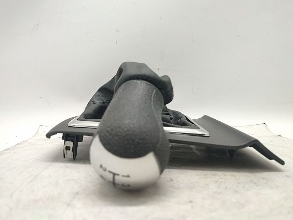 Gear shifter trim