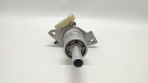 Master brake cylinder