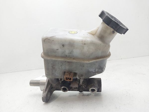 Master brake cylinder