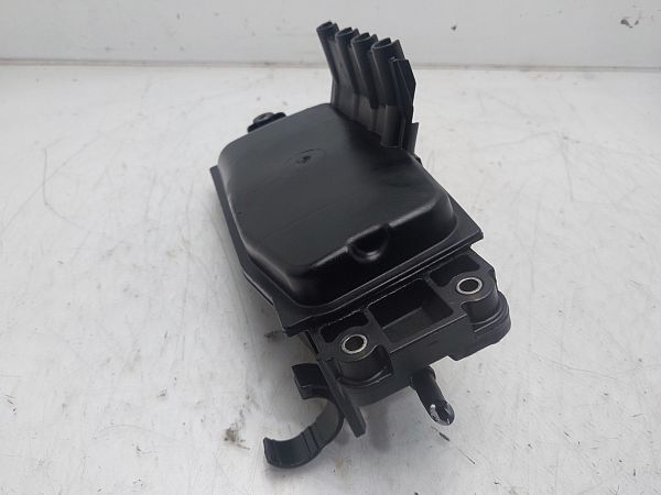 Vacuum air tank