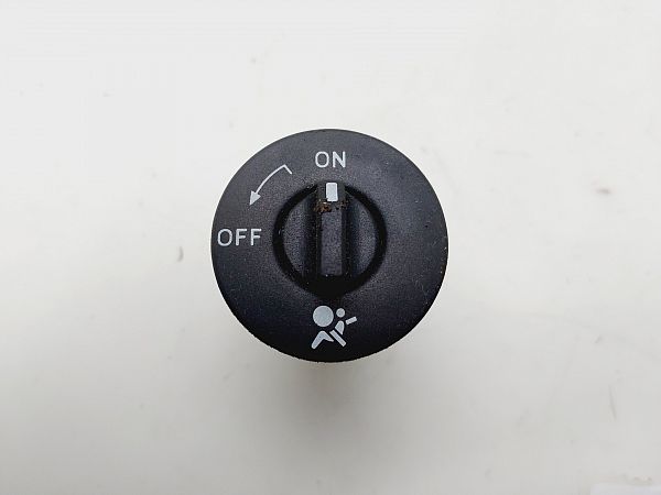 Passenger airbag on off switch