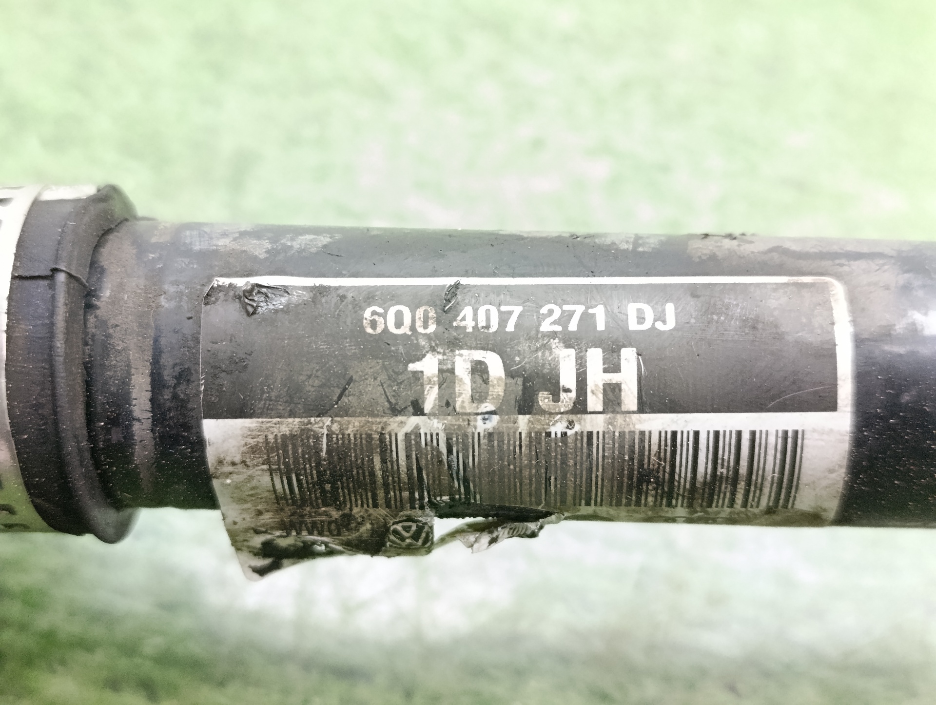 6Q0-407-271-DJ : Drive shaft - front - Autoparts24