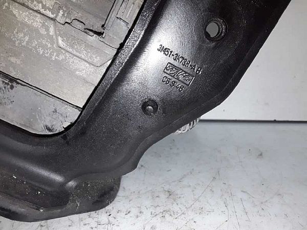 Power steering pump mounting bracket