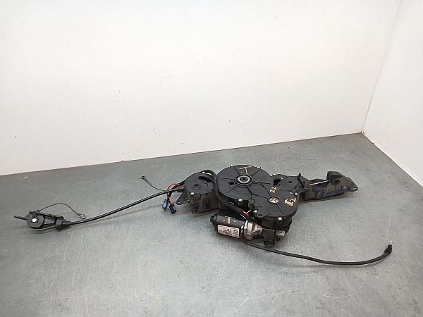 Sliding door motor assembly