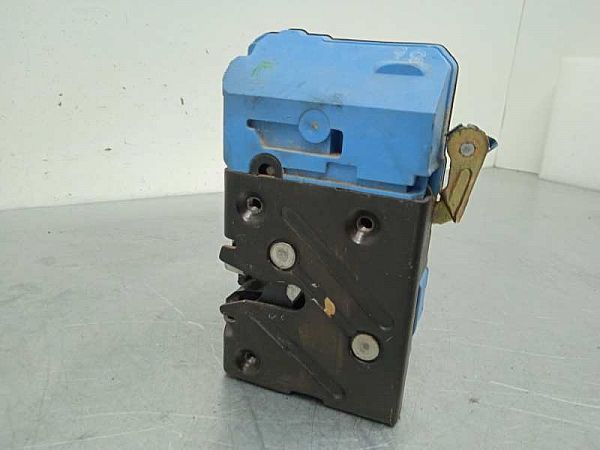 Door lock VOLVO XC90 I (275)